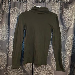 Old navy army green turtle neck